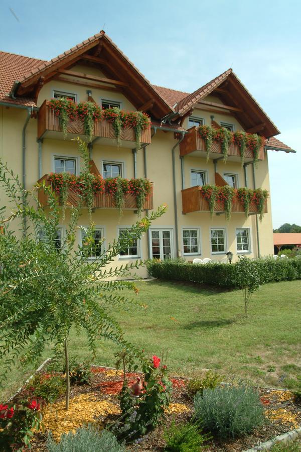 Radhotel Schischek Oberpurkla Εξωτερικό φωτογραφία